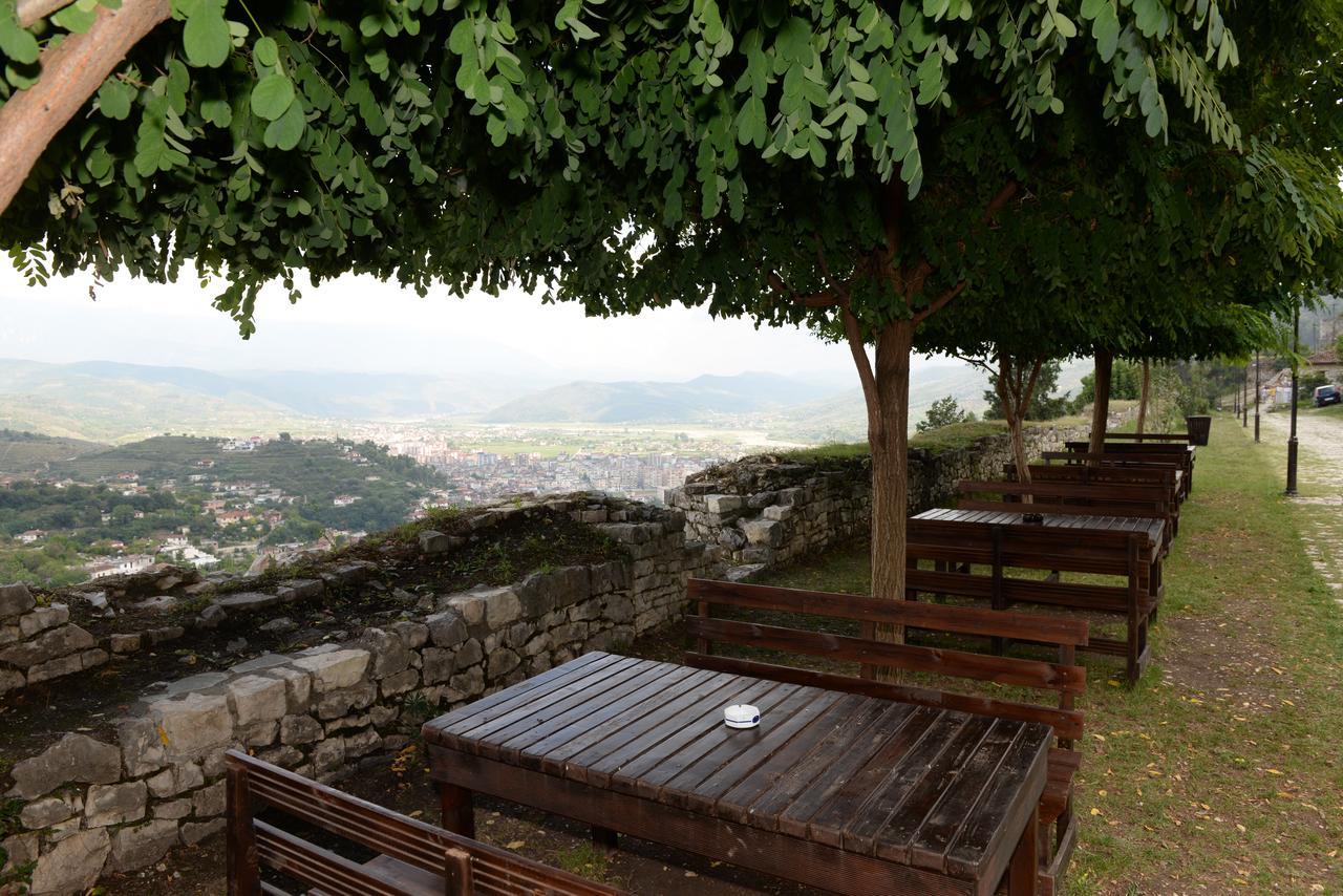 Guest House Iljesa Berat Extérieur photo