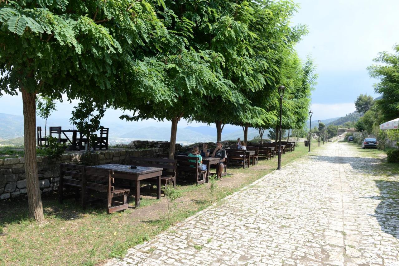Guest House Iljesa Berat Extérieur photo
