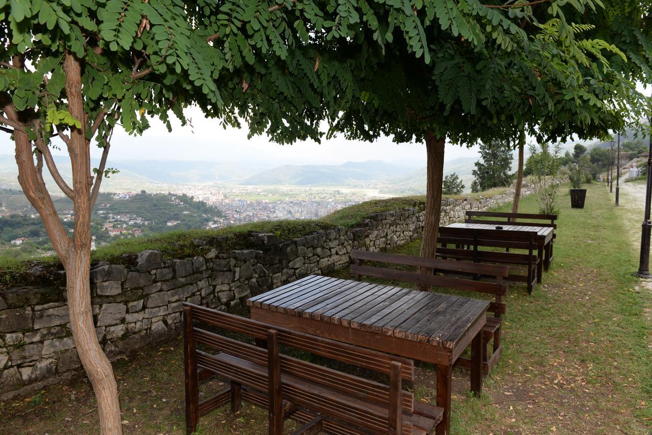 Guest House Iljesa Berat Extérieur photo