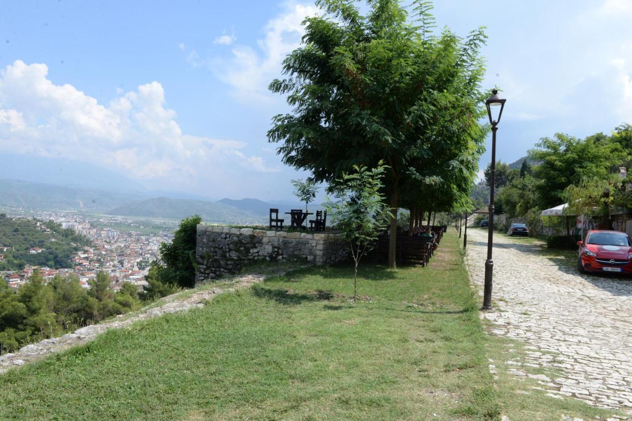 Guest House Iljesa Berat Extérieur photo